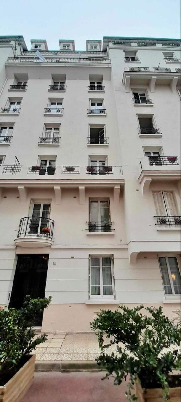 Avec Balcon Dans Calme Avec Gardien - Parigi
