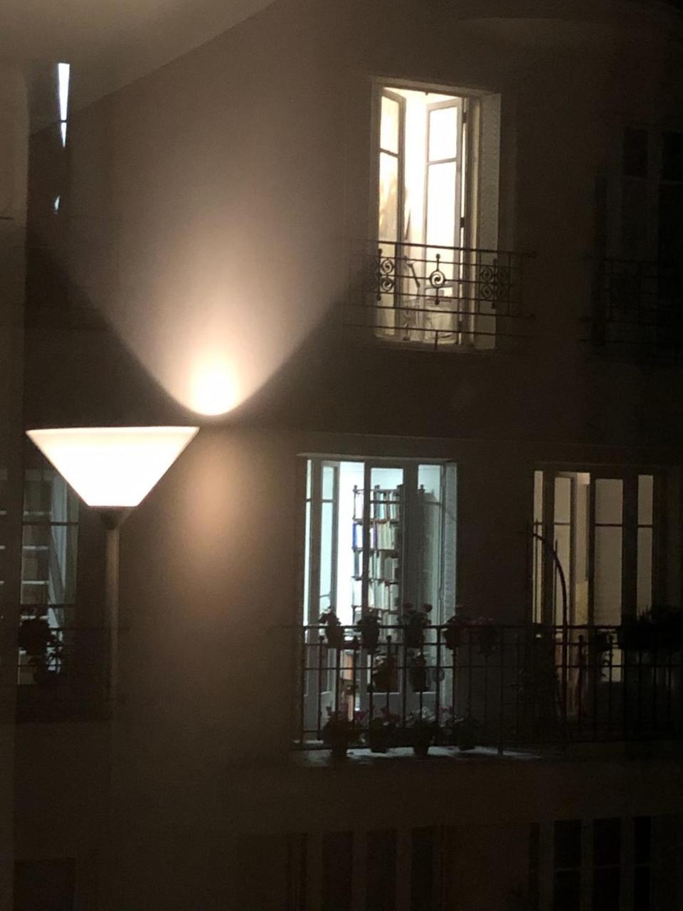 Avec Balcon Dans Calme Avec Gardien - * Parigi