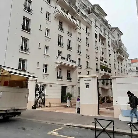 Apartment Au Calme, Avec Balcon, Bail Mobilite Ok *