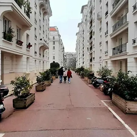 Apartment Au Calme, Avec Balcon, Bail Mobilite Ok *